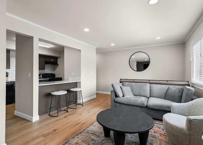 Newly Renovated Unit In Spfld #202 Appartement