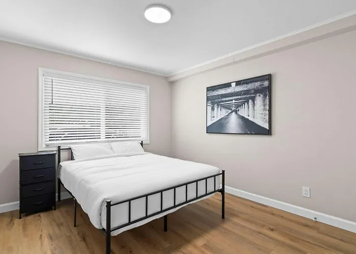 Newly Renovated Unit In Spfld #202 * Springfield
