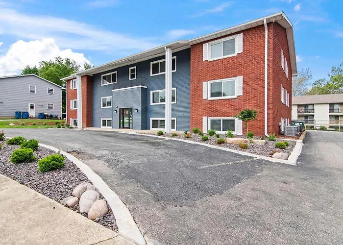 Newly Renovated Unit In Spfld #202 * Springfield